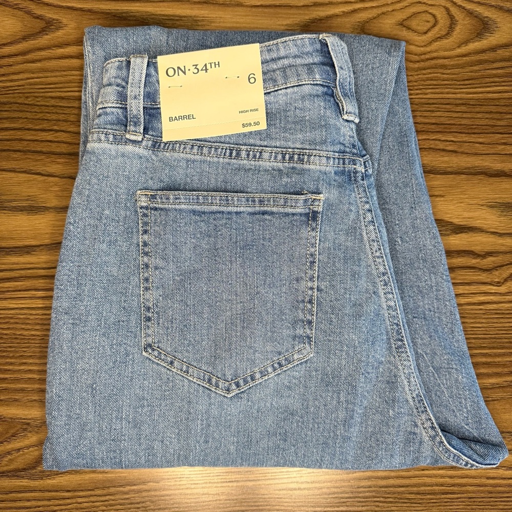 NWT On 35th Barrel Jeans-size 6/28 Medium Wash